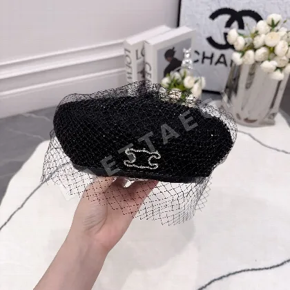 셀린느 라인석 메시 베레모 83384