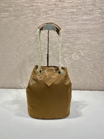 프라다 리나일론 버킷백 1BE082 67780