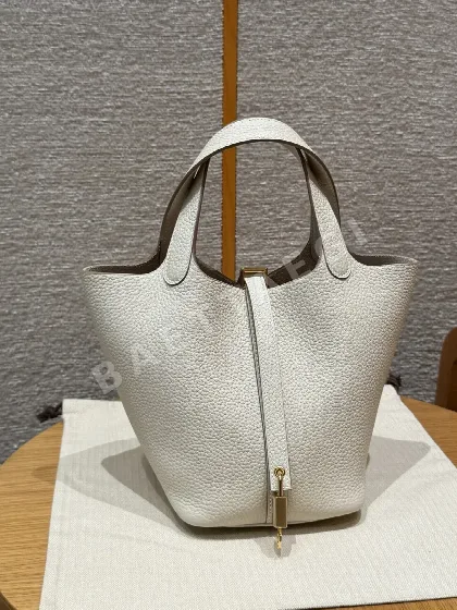 에르메스 피코탄 락 18 크레망스 가죽 가방 144543