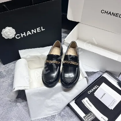 샤넬 메탈 레터 체인 장식 로퍼 94994