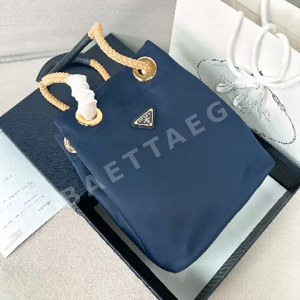 프라다 나일론 버킷백 1BE082