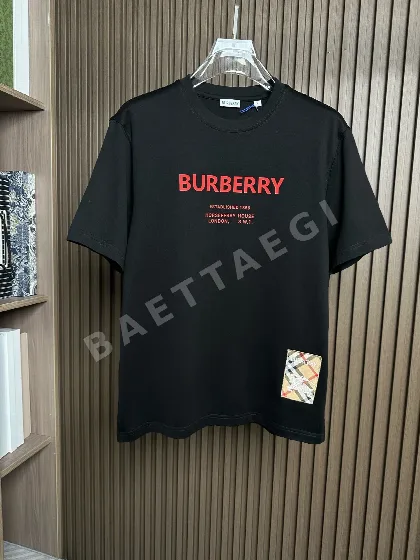 버버리 승마 모티프 자수 남성 반팔 티셔츠 49548