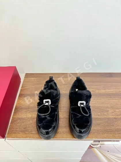 로저비비에 큐빅 버클 드로스트링 스웨이드 로퍼 17111