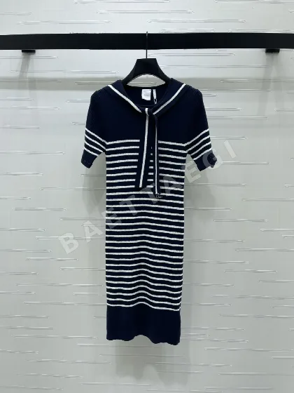 디올 스트라이프 숄 카라 반팔 니트 원피스 54441