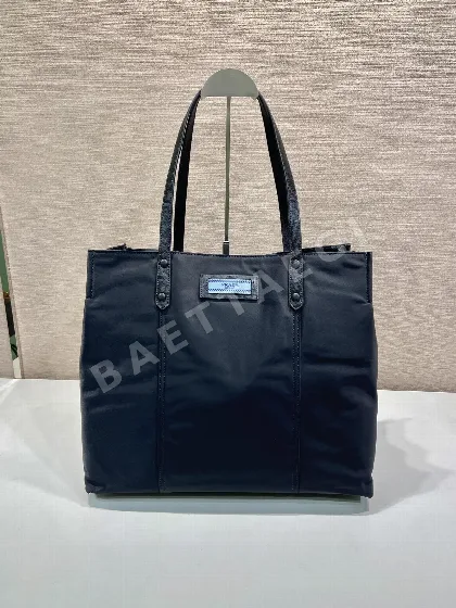 프라다 나일론 트리밍 가죽 더블 핸들 쇼핑백 1BG184