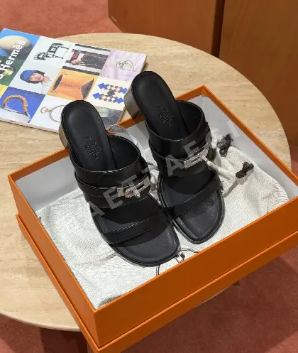 에르메스 샌들 블랙 가죽 5 cm 굽 높이 189030
