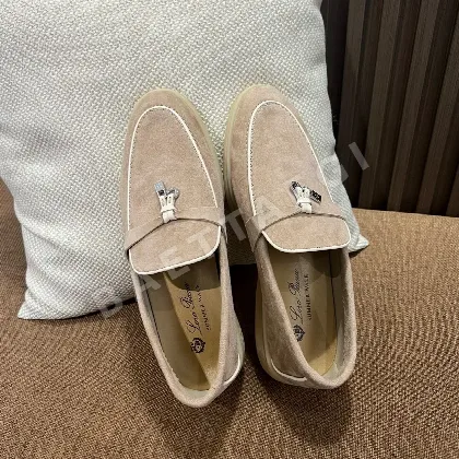 로로피아나 베이지 파이핑 로퍼 9776