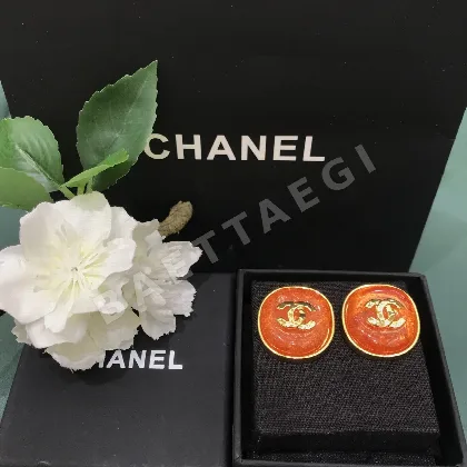 샤넬 레드 글라스 더블 C 귀걸이 149512