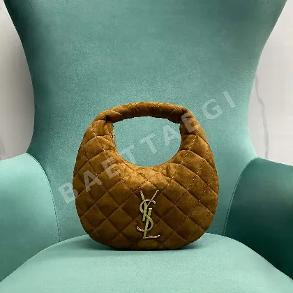 생로랑 베이비 아이케어 다이아몬드 퀼팅 스웨이드 호보 가방 851689