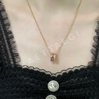 불가리 하프 다이아몬드 목걸이 64605