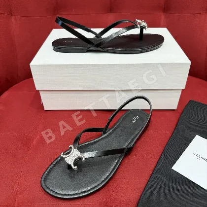 셀린느 BIKI 메탈 로고 플립플롭 샌들 98210