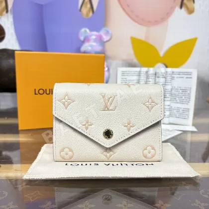 루이비통 엠보 가죽 지갑 156879