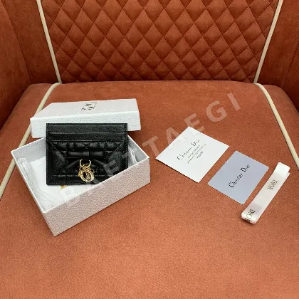 디올 리본 메탈 장식 램스킨 카드 홀더 지갑 188476
