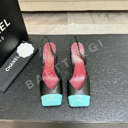 샤넬 더블 C 스티치 스퀘어 토 백리스 샌들 98614