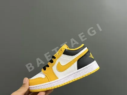 나이키 스니커즈 버클 레이스 169934