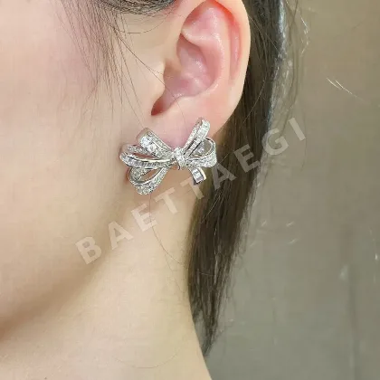 그라프 나비 리본 귀걸이 125015