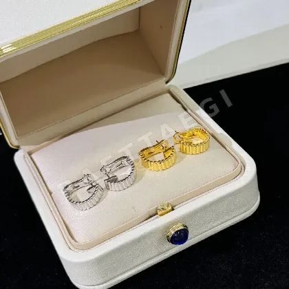 부쉐론 18K 금도금 다이아몬드 귀걸이 63301