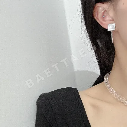 미우미우 배색 귀걸이 135633