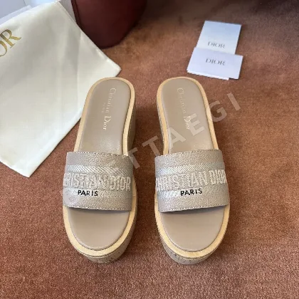 디올 드웨이 자수 스트라이프 플랫폼 샌들 26411