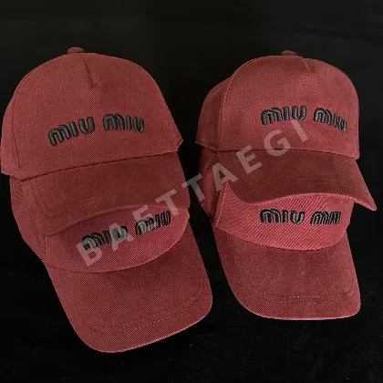 미우미우 자수 마룬 야구모자 80969