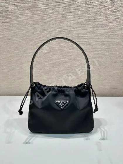 프라다 송아지가죽 복주머니 숄더백 66280