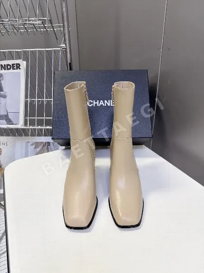 샤넬 부츠 가죽 더블 C 로고 170018
