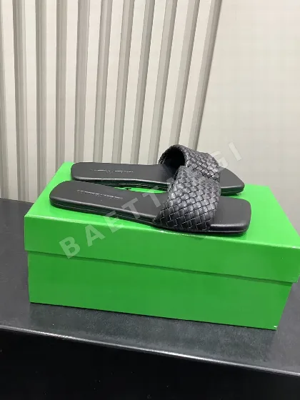 보테가베네타 스퀘어토 위빙 샌들 99380