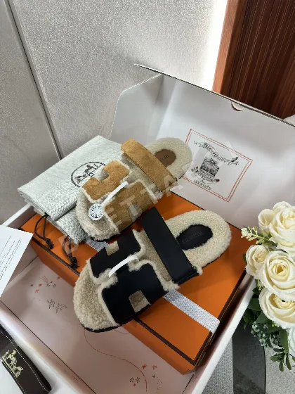 에르메스 시어스킨 퍼 시프레 신발 93911