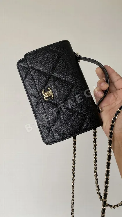 샤넬 WOC 다이아몬드 패턴 블랙 숄더백 35837