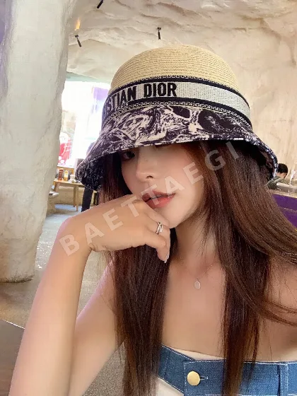 디올 패치워크 파피루스 볼 햇 모자 120055
