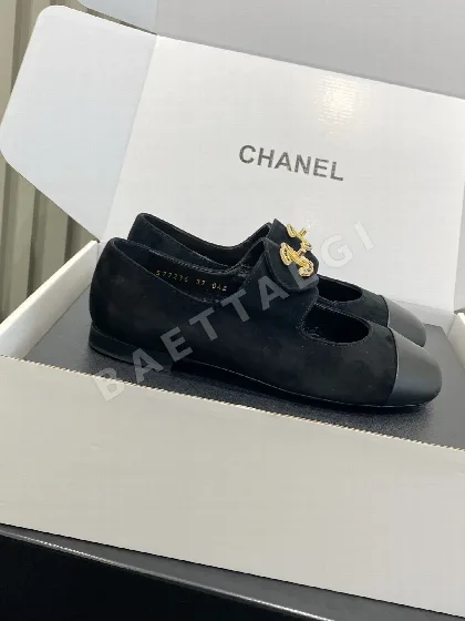 샤넬 레트로 더블 C 램스킨 메리제인 플랫 157175