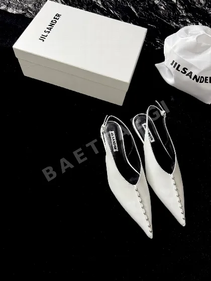 질샌더 스터드 장식 오픈토 하이힐 75108