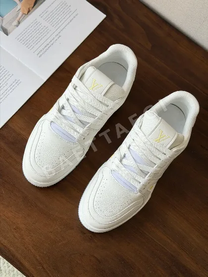 루이비통 LV Trainer 2026 플로럴 자수 스니커즈 135715