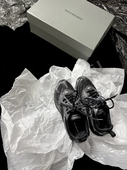 발렌시아가 메시 청키 스니커즈 95900