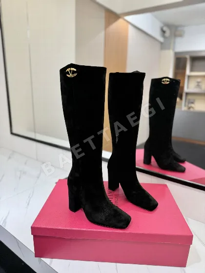 발렌티노 V 로고 장식 하이부츠 134794