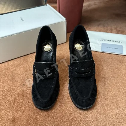 생로랑 YSL 앞코 덮인 뮬 슬리퍼 129414
