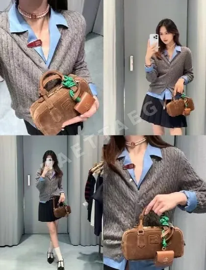 미우미우 백 참 키링 135683