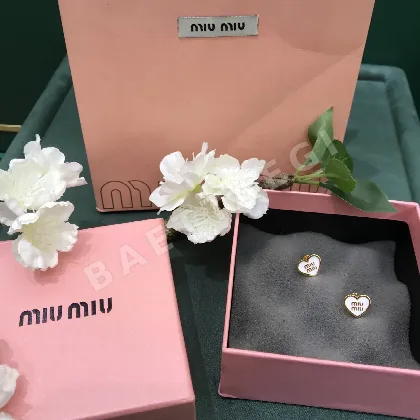 미우미우 하트 골드 도금 에나멜 귀걸이 60984