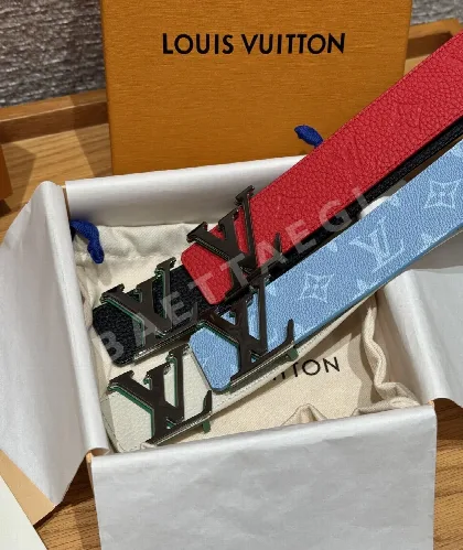 루이비통 40mm 모노그램 엠보싱 양면 소가죽 벨트 173225