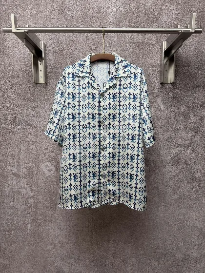 루이비통 남성 반팔 49060