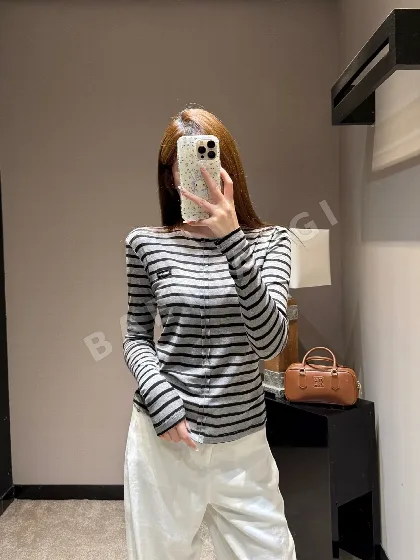 미우미우 스트라이프 긴팔 가디건