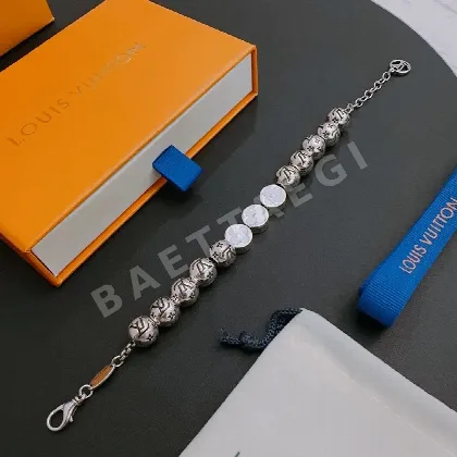 루이비통 레트로 체인 팔찌 64000