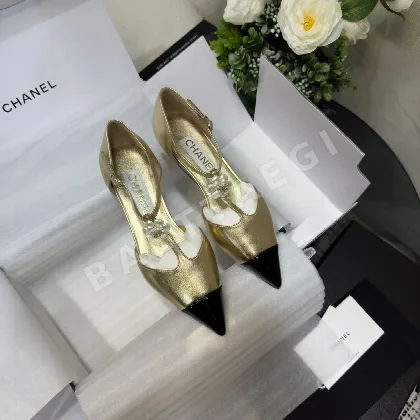 샤넬 카멜리아 웨지 포인티드 토 샌들 94183