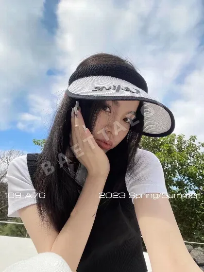 셀린느 바이저 캡 83332