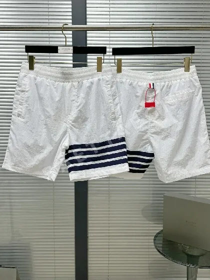 톰브라운 나일론 체크 메시 안감 4바 스트라이프 남성 반바지 142860