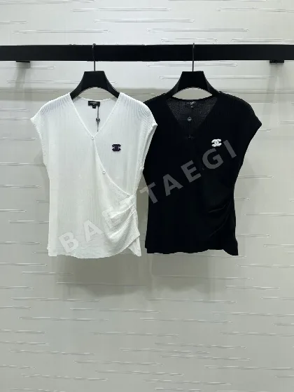 샤넬 여성 V넥 니트 베스트 103611