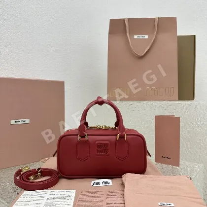 미우미우 소프트 패드 볼링백 68271