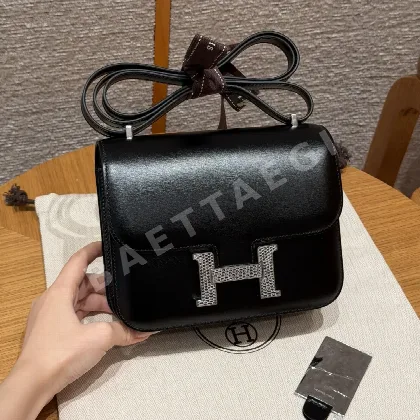 에르메스 콘스탄스 박스 가죽 지갑 192435