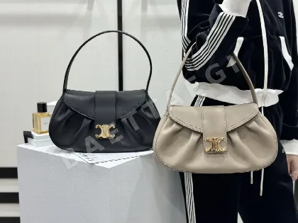 셀린느 미디엄 소프트 소가죽 핸드백 86381