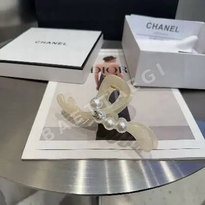샤넬 미니 헤어 클립 183425